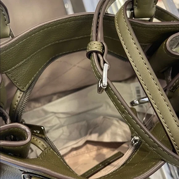 MICHAEL KORS Hamilton Small Patchwork Satchel Crossbody Bag
Olive 
NWT - Picture 16 of 16